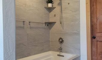 29222 N 1st St, Athol, ID 83801