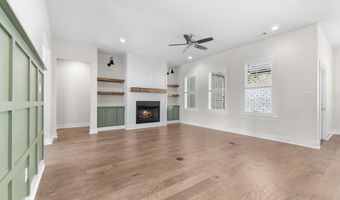 7901 S Shoreline Blvd, Benton, AR 72019