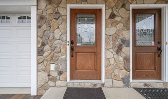 25 White Oak Ln, Aberdeen, NJ 07747