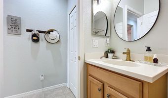 5663 SUNSET FALLS Dr, Apollo Beach, FL 33572