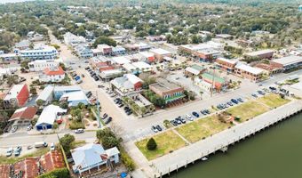 107 Ave B, Apalachicola, FL 32320