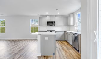 22 A Regent St, Camden, SC 29020