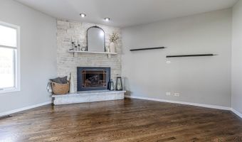 1801 N Dover Ct, Arlington Heights, IL 60004