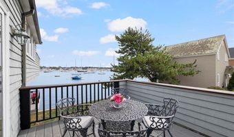 5 Defenders Row, Newport, RI 02840