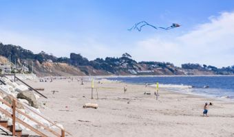 621 Beach Dr, Aptos, CA 95003