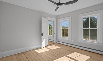 243 Maple Ave, Barrington, RI 02806