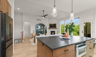 14450 Aurora Ln, Basehor, KS 66007