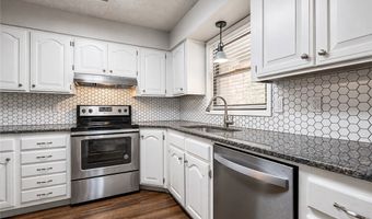 104 Clubhouse Dr, Bella Vista, AR 72715