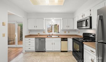 103 Pebble Creek Dr, Asheville, NC 28803