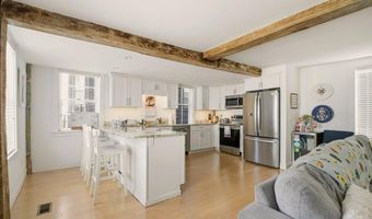 5 Division St, Newport, RI 02840