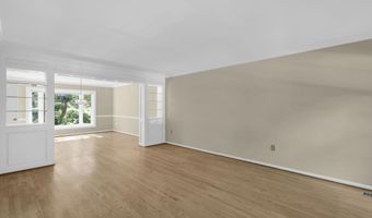 2206 FORT WARD Pl, Alexandria, VA 22304