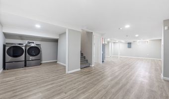 130 Deramo Pl, Bridgeport, CT 06606