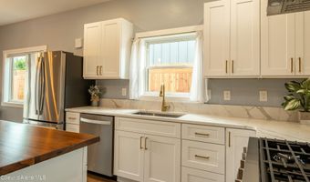 6806 Selkirk St, Bonners Ferry, ID 83805