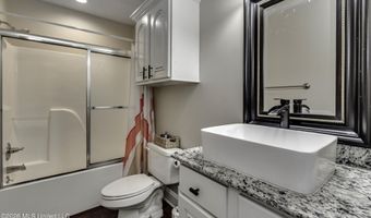 128 W Pinebrook Dr, Brandon, MS 39047