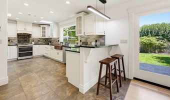 524 Drager St, Ashland, OR 97520