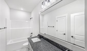100 Selkirk Dr, Bella Vista, AR 72715