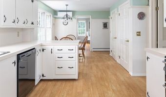 58 Sycamore Dr, East Greenwich, RI 02818