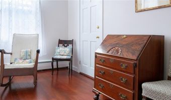 167 Coggeshall Ave A, Newport, RI 02840