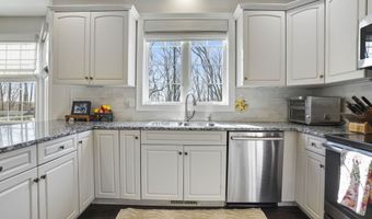 16 N Beech Tree Rd, Brookfield, CT 06804