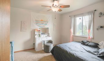 1306 S 12th St, Aberdeen, SD 57401