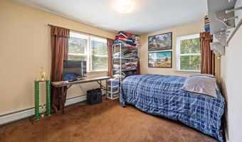44 Williamsburg Dr, Cheshire, CT 06410