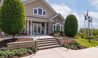 39 Brentwood Cir 39, Danbury, CT 06810