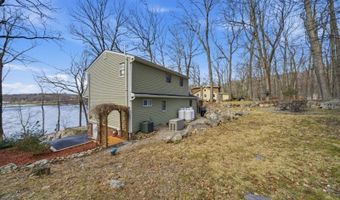 51 Lakeside Dr, Alloway, NJ 07422