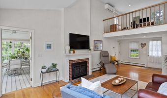 1 Emerson Dr, Acton, MA 01720