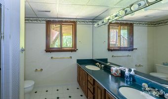 550 Greentree Ln NE, Ada, MI 49301