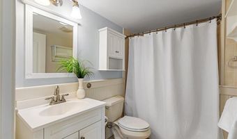 15 Shore Dr, Barrington, RI 02806