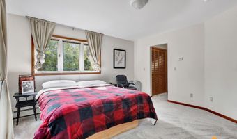 12945 Elmore Rd, Anchorage, AK 99516