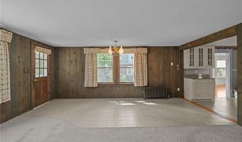 157 Schuyler St, East Providence, RI 02914