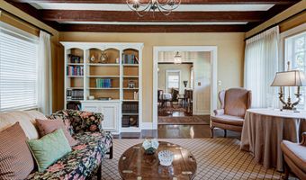 916 Audubon Pkwy, Audubon Park, KY 40213