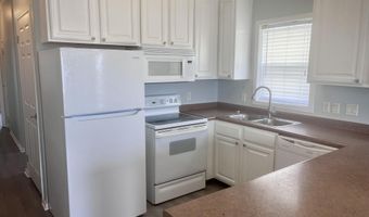 2404 Gladiolus St A, Ocean Springs, MS 39564