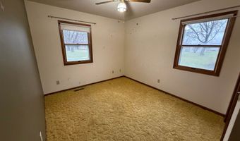 230 E 2nd St, Ashton, IA 51232