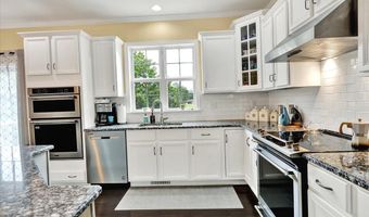355 WESTVIEW Dr, Akron, PA 17501