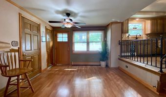 693 Edgewater Dr, Amherst, NY 14228