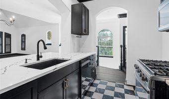 4160 Towne Green Cir, Addison, TX 75001