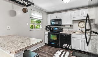 10265 Beaver Trl, Aurora, OH 44202