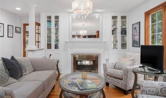 165 Lynn Cir, East Greenwich, RI 02818