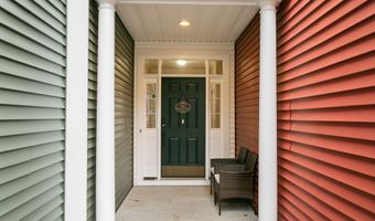 19 Mill Rd 19, Danbury, CT 06810