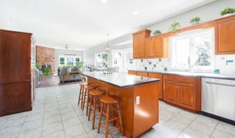 35 Rosenbrook Dr, Bayonne, NJ 07035