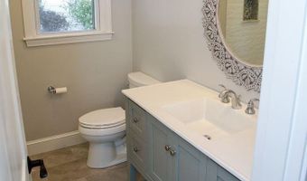 18 Sylvan Ter, Newport, RI 02840
