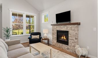 19749 SW River Camp Ln, Bend, OR 97702