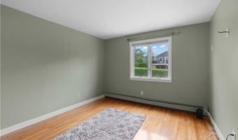 6 Varnum Ave, Bristol, RI 02809