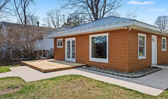 3517 Lake Allegan Dr, Allegan, MI 49010