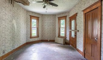 355 N 8th St, Arlington, NE 68002