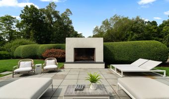 8 Gaylea Dr, Branford, CT 06405