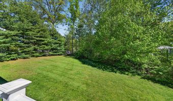 2 Spice Bush Ln, Branford, CT 06405