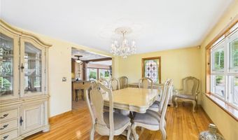163 Winterberry Rd, Narragansett, RI 02874